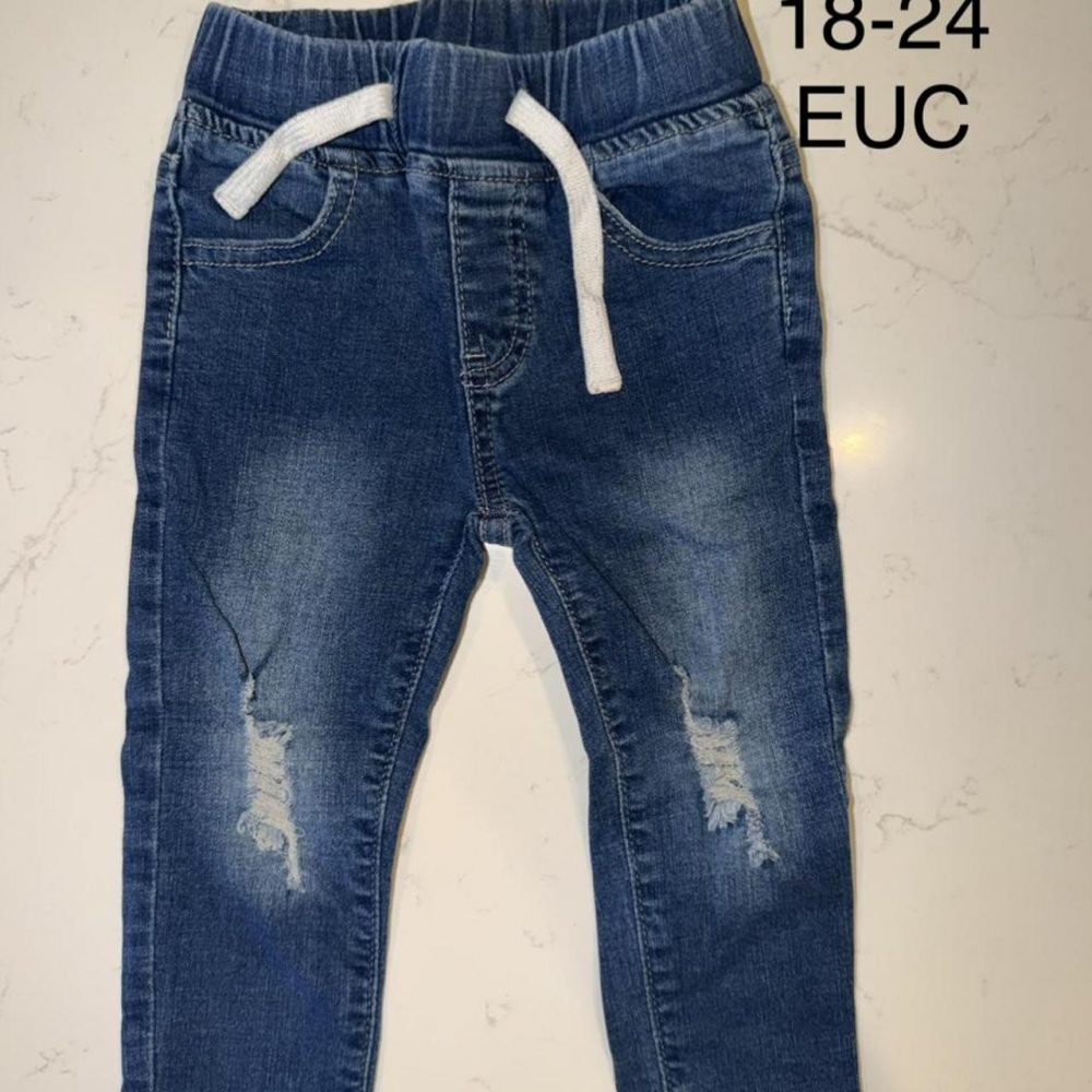 Little Bipsy Blue denim jeans with distressed details for a toddler #toddler #di